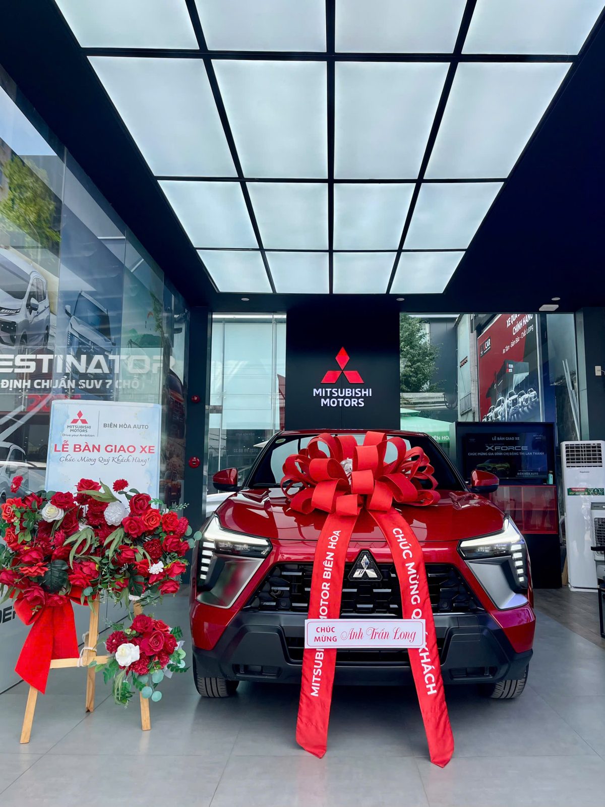 Nhận xe XFORCE cho Gia đình anh Trần Long