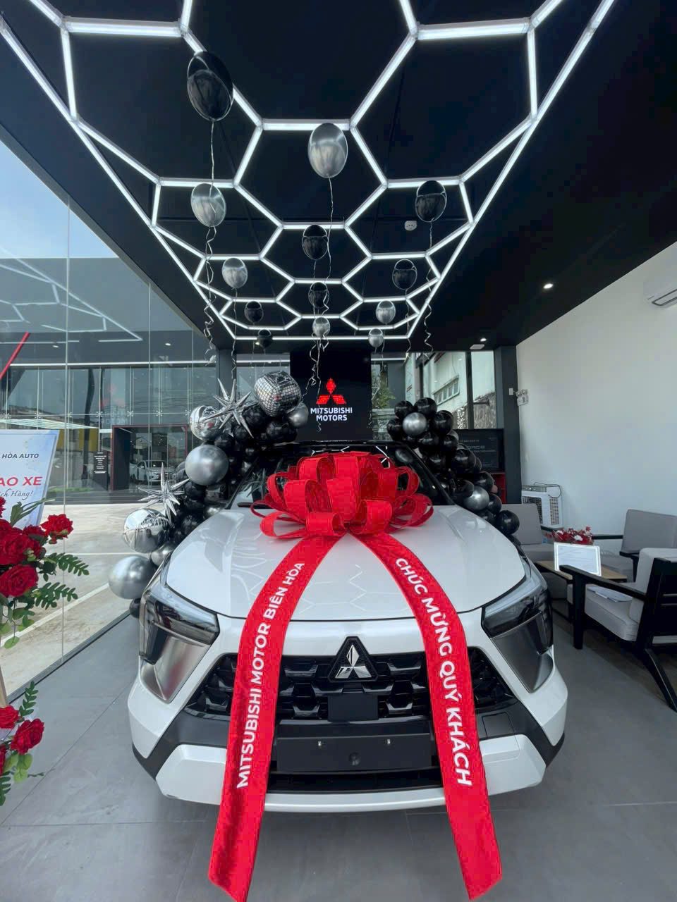 Nhận xe XFORCE cho Chị Nguyễn Thị Lan